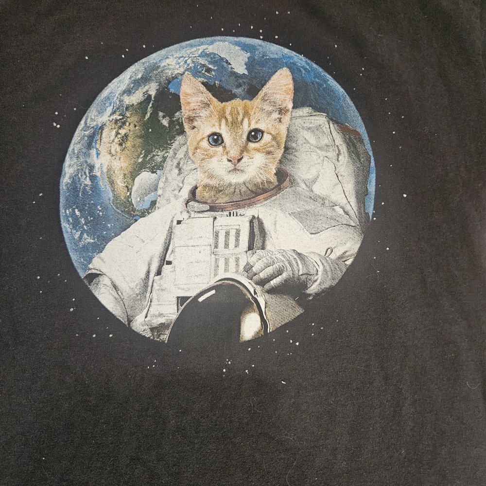 Delta Space Cat T-Shirt - Black with Blue Earth - Picture 3 of 4